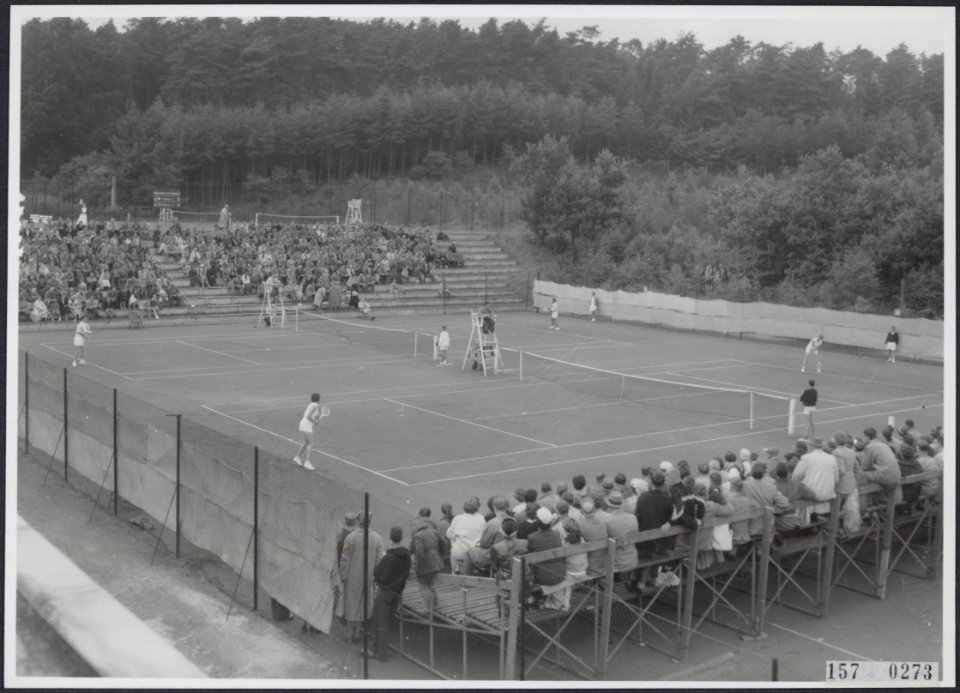 Collectie Fotocollectiie Afdrukken ANEFO Rousel, fotonummer 157-0273, Bestanddeelnr 157-0273