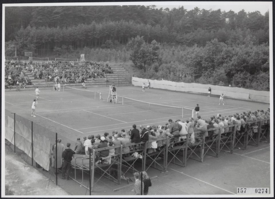 Collectie Fotocollectiie Afdrukken ANEFO Rousel, fotonummer 157-0274, Bestanddeelnr 157-0274