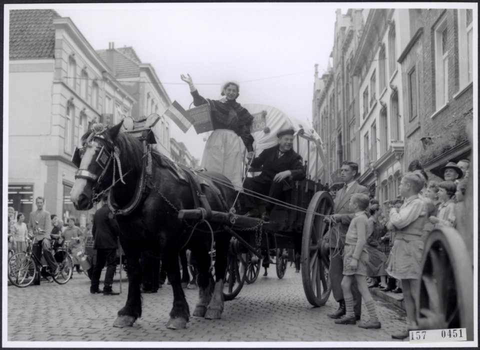 Collectie Fotocollectiie Afdrukken ANEFO Rousel, fotonummer 157-0451, Bestanddeelnr 157-0451