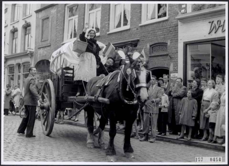 Collectie Fotocollectiie Afdrukken ANEFO Rousel, fotonummer 157-0454, Bestanddeelnr 157-0454