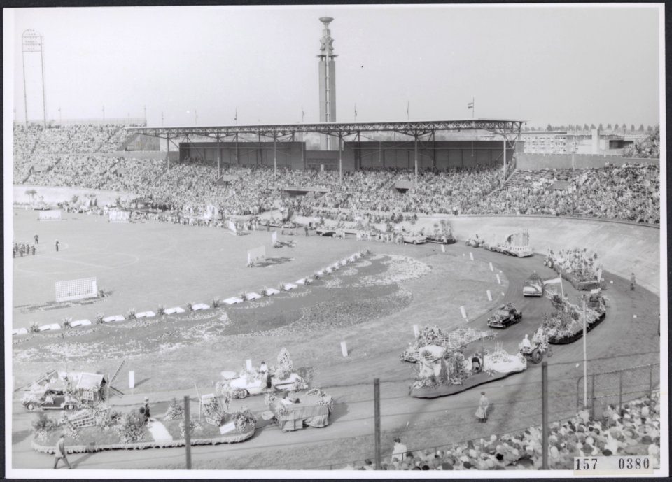 Collectie Fotocollectiie Afdrukken ANEFO Rousel, fotonummer 157-0380, Bestanddeelnr 157-0380