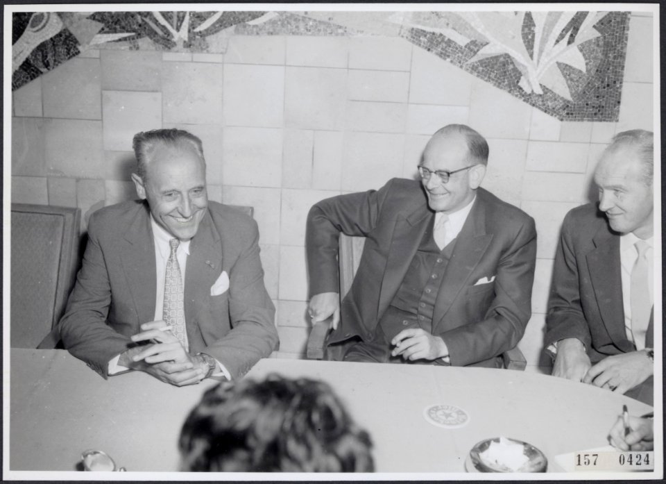 Collectie Fotocollectiie Afdrukken ANEFO Rousel, fotonummer 157-0424, Bestanddeelnr 157-0424