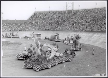 Collectie Fotocollectiie Afdrukken ANEFO Rousel, fotonummer 157-0372, Bestanddeelnr 157-0372