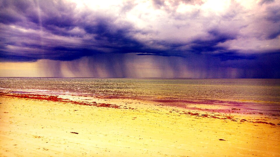 Rain clouds beach gewitterstimmung