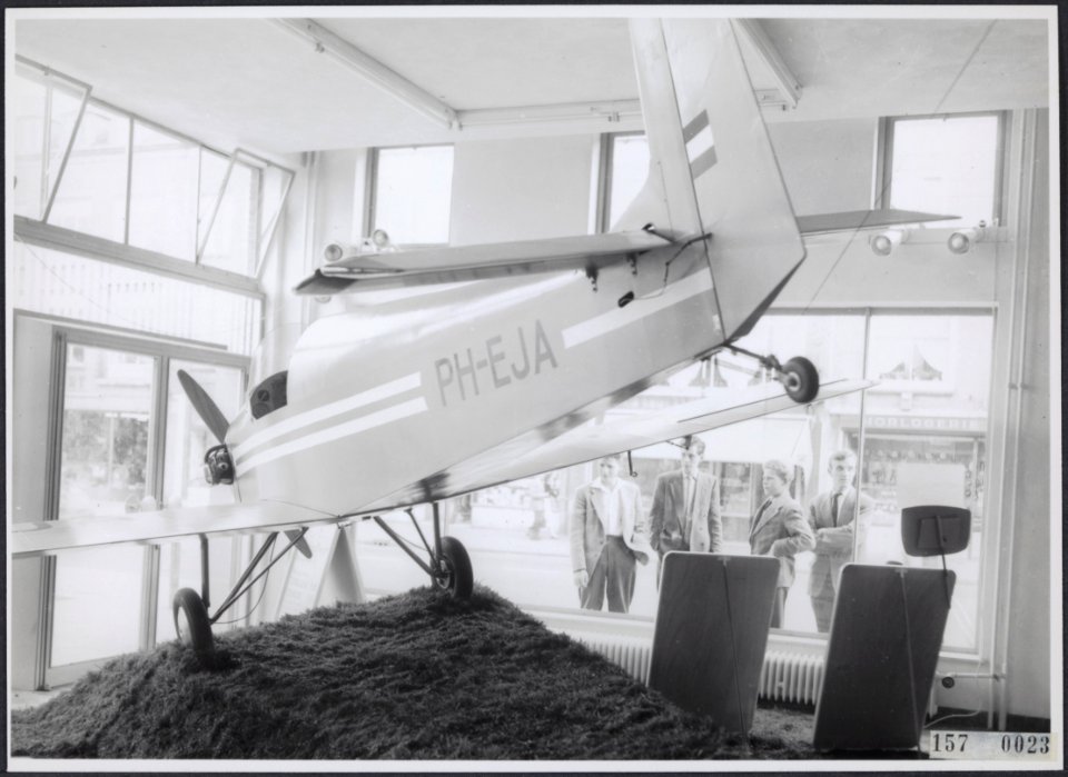 Collectie Fotocollectiie Afdrukken ANEFO Rousel, fotonummer 157-0023, Bestanddeelnr 157-0023