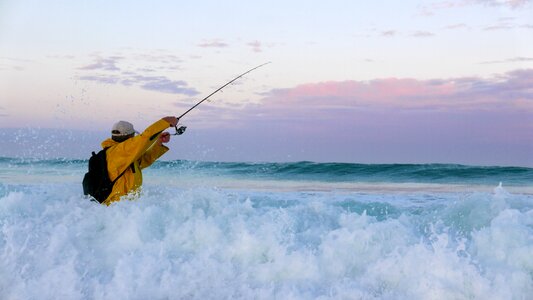 Water horizon angler