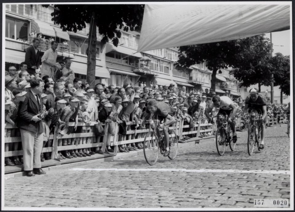 Collectie Fotocollectiie Afdrukken ANEFO Rousel, fotonummer 157-0020, Bestanddeelnr 157-0020