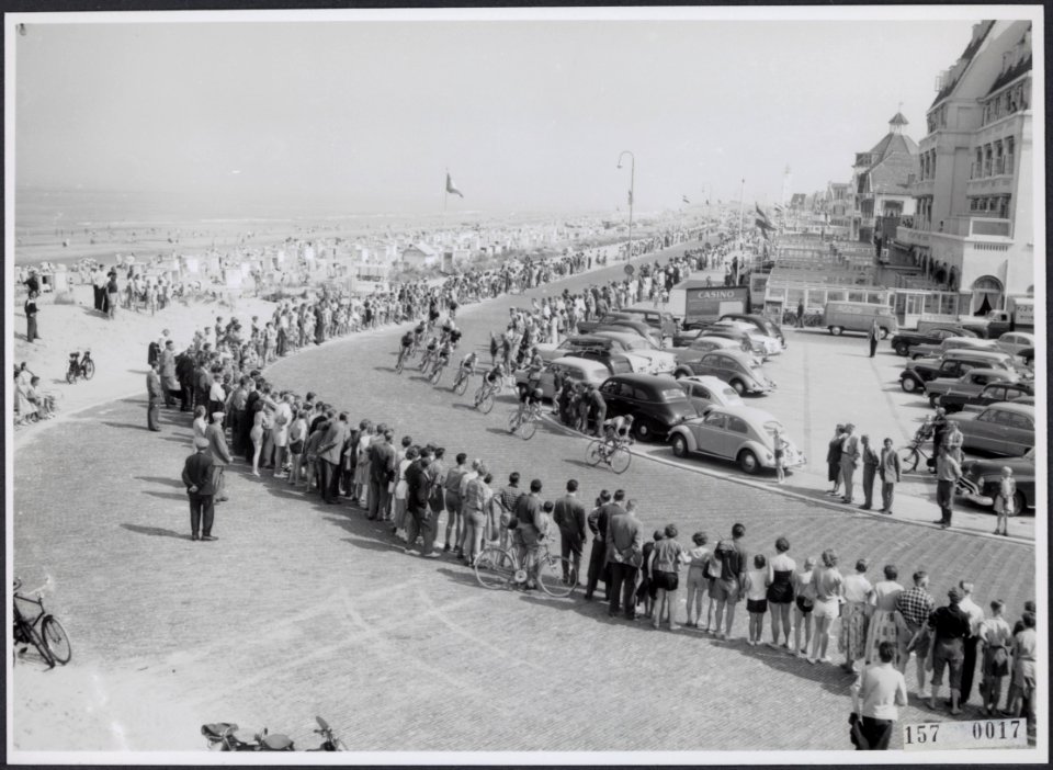 Collectie Fotocollectiie Afdrukken ANEFO Rousel, fotonummer 157-0017, Bestanddeelnr 157-0017