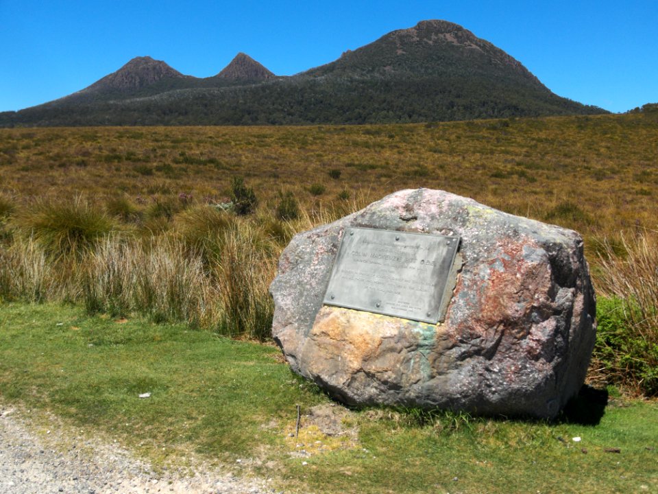 Colin Pitt cairn 20171121-022