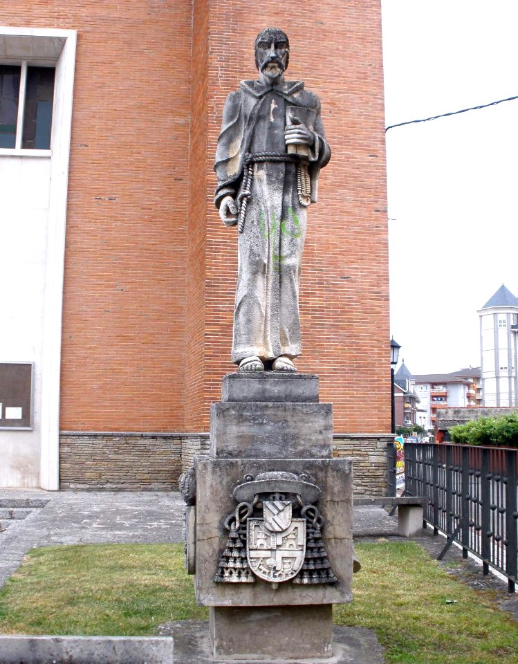 Colindres - Monumento a Fray Pablo de Colindres