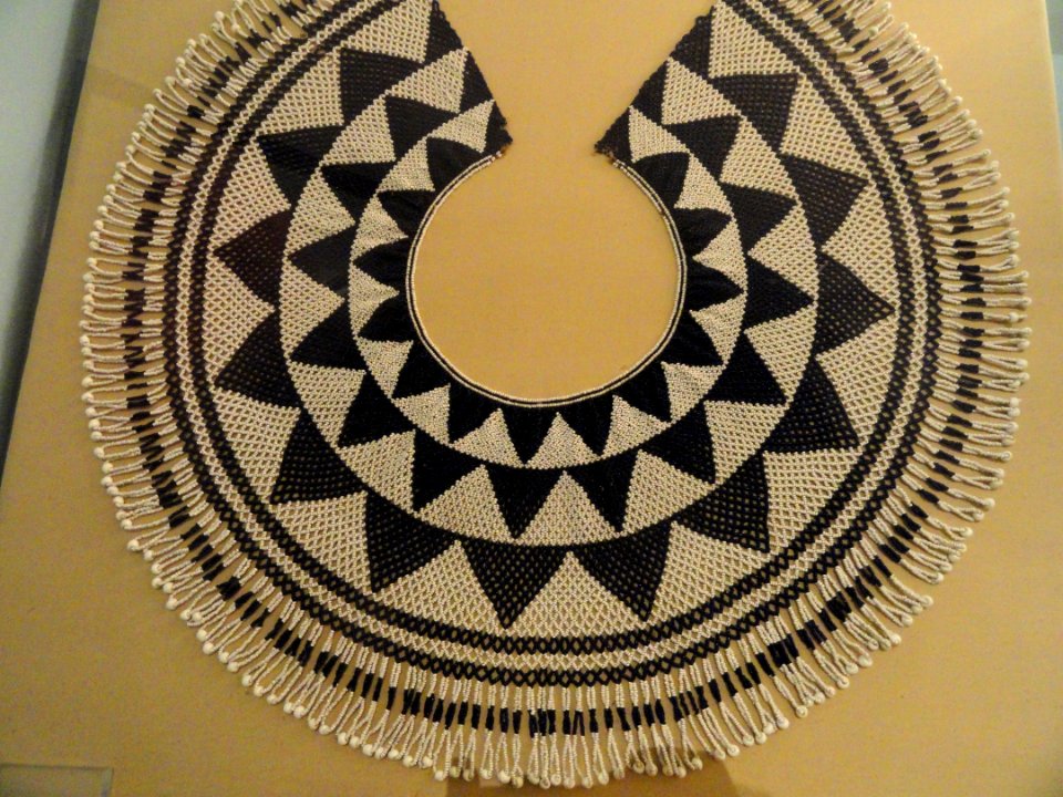 Collar, Mohave, collected circa 1890 - Native American collection - Peabody Museum, Harvard University - DSC05516