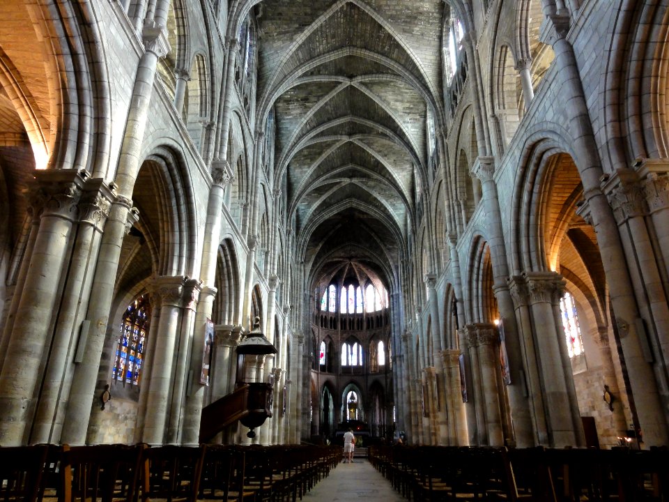 Collégiale Notre-Dame-en-Vaux (Châlons-en-Champagne) nef (02)