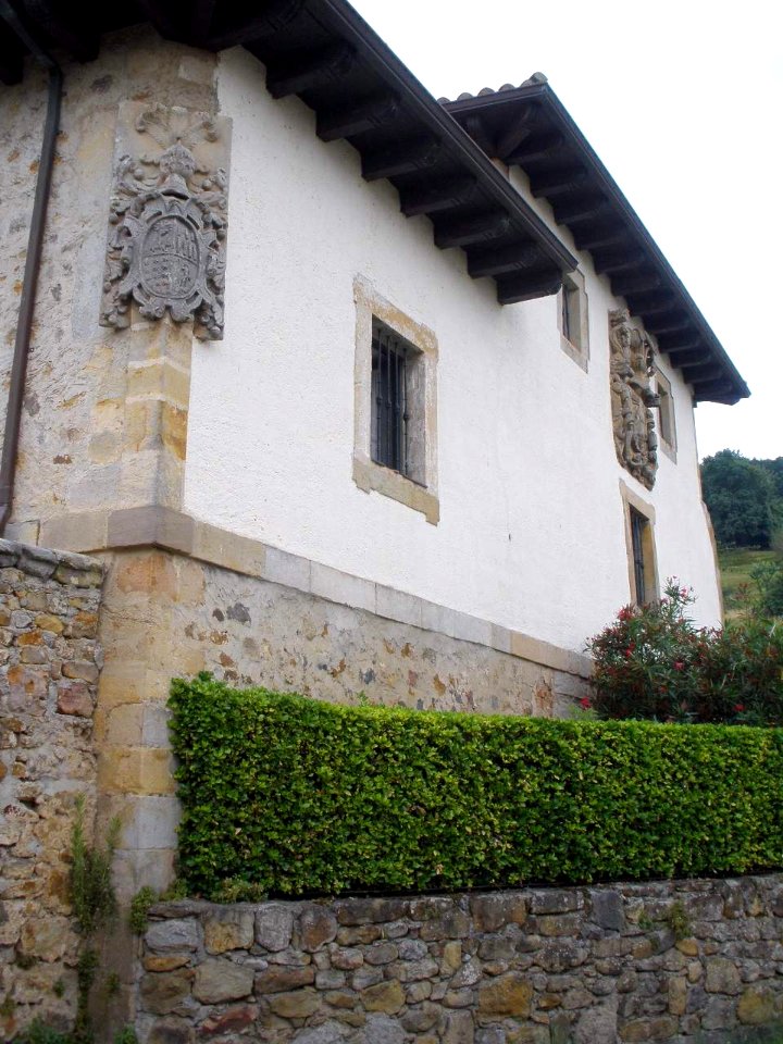 Colindres - Casa Torre de los Agüero 1