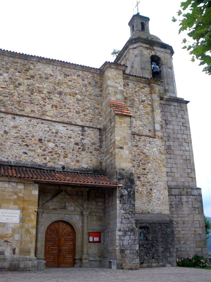 Colindres - Iglesia de San Juan Bautista (vieja) 04