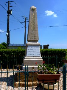 Collandres-Quincarnon (Eure, Fr) monument aux morts à Collandres