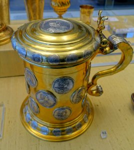 Coin tankard, Baltic states, c. 1742, cast and embossed silver, parcel gilt - Germanisches Nationalmuseum - Nuremberg, Germany - DSC02673