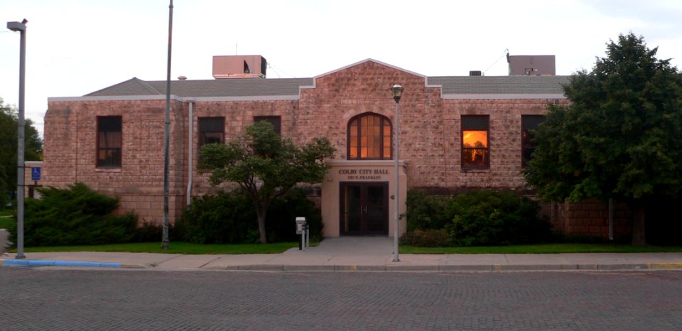 Colby, Kansas city hall from W 1