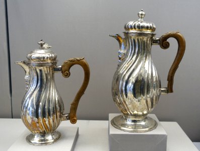 Coffee pots, Johann Georg Klosse, Augsburg, 1757, 1759, silver - Germanisches Nationalmuseum - Nuremberg, Germany - DSC02738