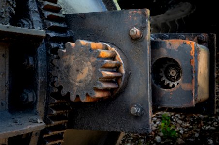 Cog wheel on a huge crane claw - 2