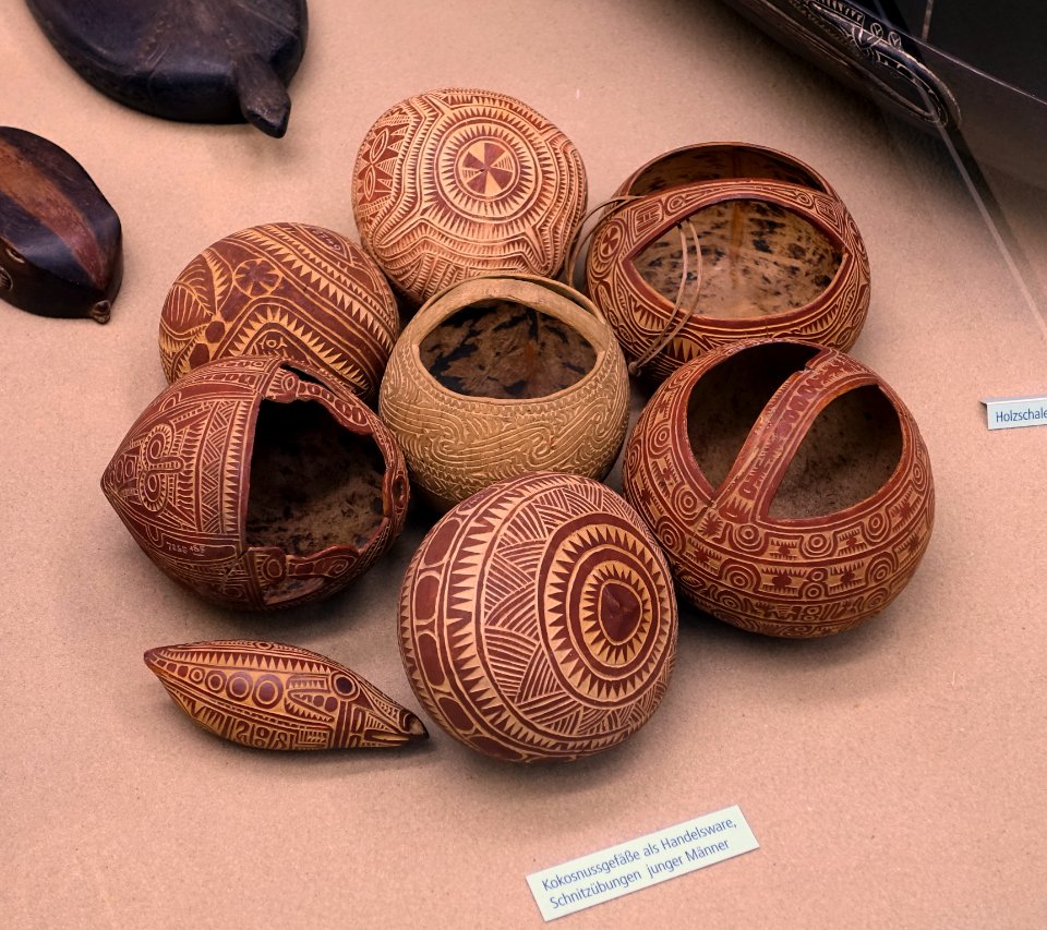 Coconut containers - Naturhistorisches Museum Nürnberg - Nuremberg, Germany - DSC03824