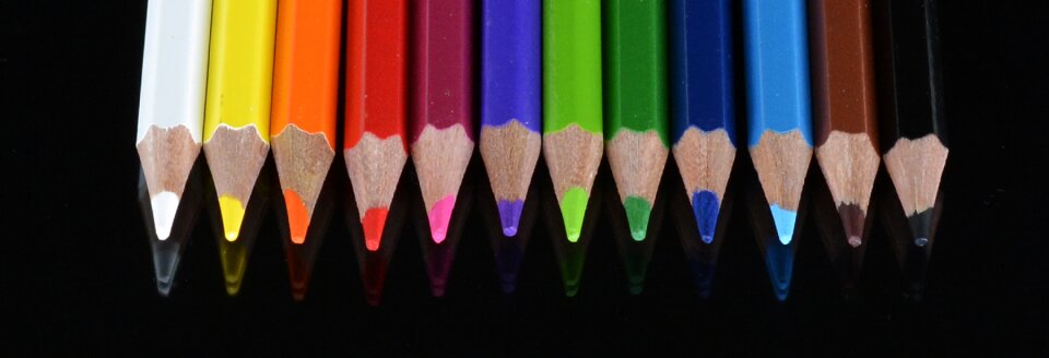 Pens crayons color