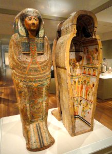 Coffin of Nesykhonsu, about 976-889 BC, Thebes, Third Intermediate Period, late Dynasty 21 to early Dynasty 22, gessoed and painted sycamore fig - Cleveland Museum of Art - DSC08773