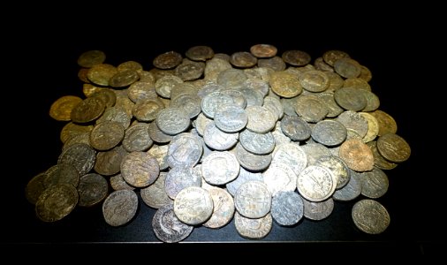Coin hoard II, mainly of Carthage coins, Kastell bei Isny, Kreis Ravensburg, late 3rd to early 4th century AD - Landesmuseum Württemberg - Stuttgart, Germany - DSC02898