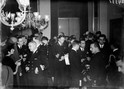 Cocktailparty ten huize oudst aanwezige zee-officier, Bestanddeelnr 902-4331