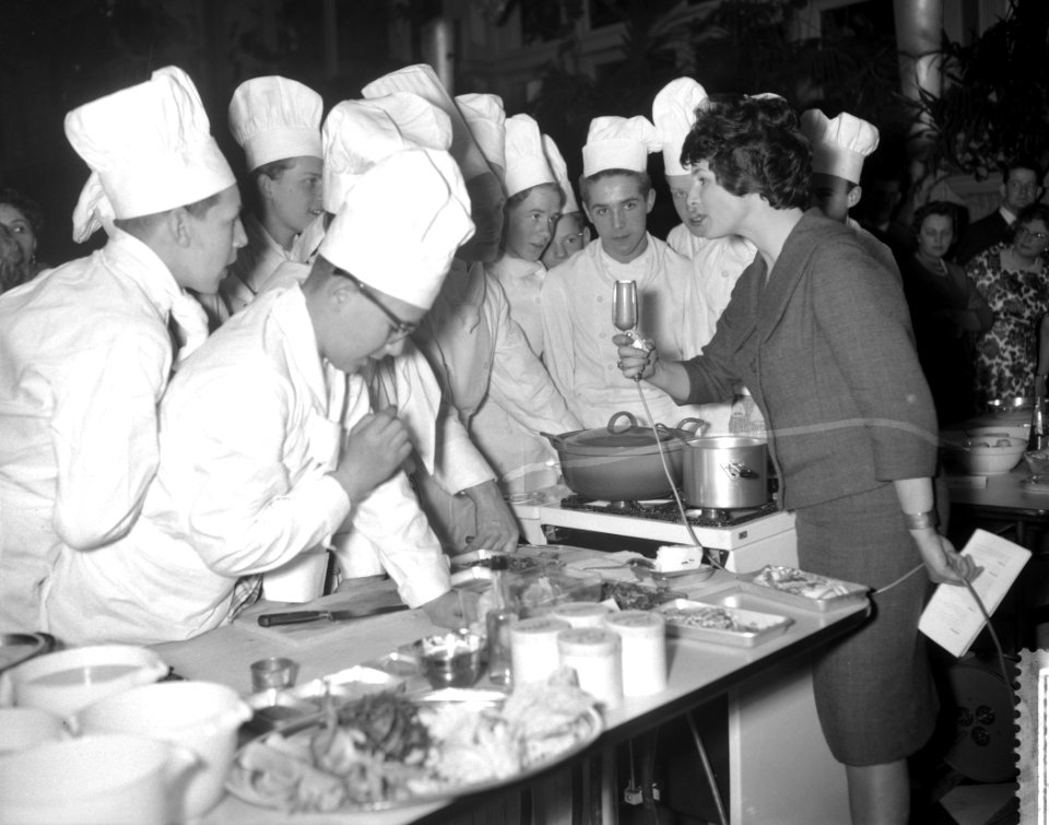 Cocktailparty en diner voor het Bedrijfsschap van het Slagersbedrijf in Krasnapo, Bestanddeelnr 911-0987