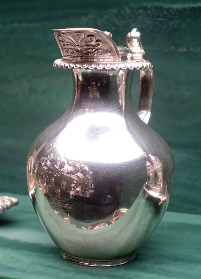 Coffee pot, Paul Storr, London, 1812-1813, silver - Fowler Museum - University of California, Los Angeles - DSC02549