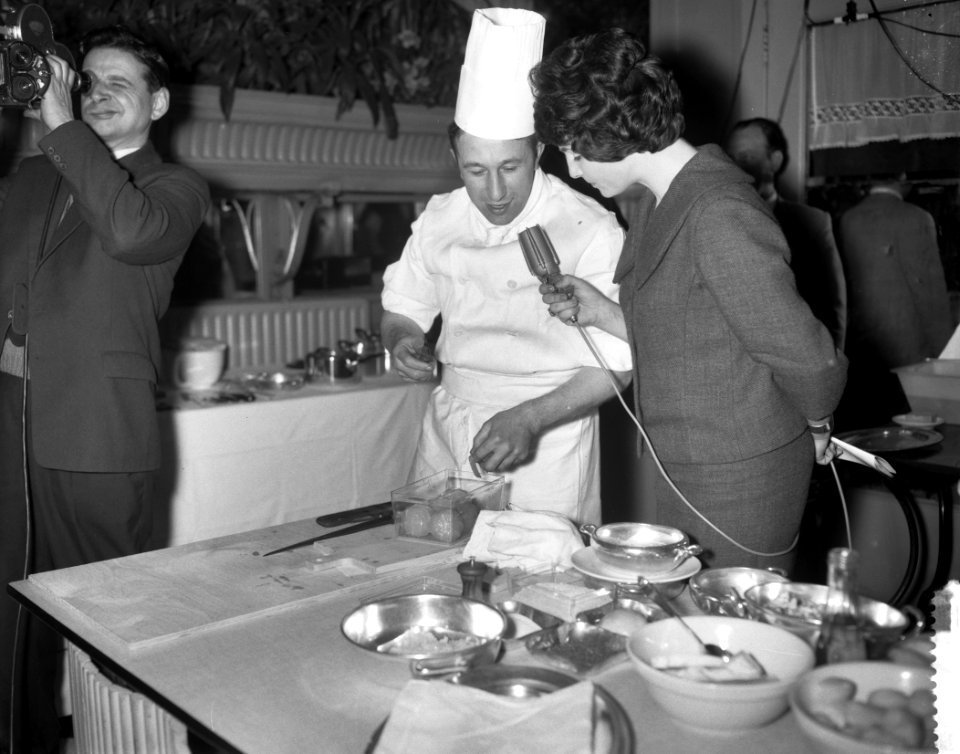 Cocktailparty en diner voor het Bedrijfsschap van het Slagersbedrijf in Krasnapo, Bestanddeelnr 911-0986