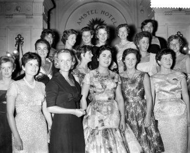 Coctailparty tgv 40-jarig bestaan van de KLM in het Amstelhotel te Amsterdam,, Bestanddeelnr 910-7104