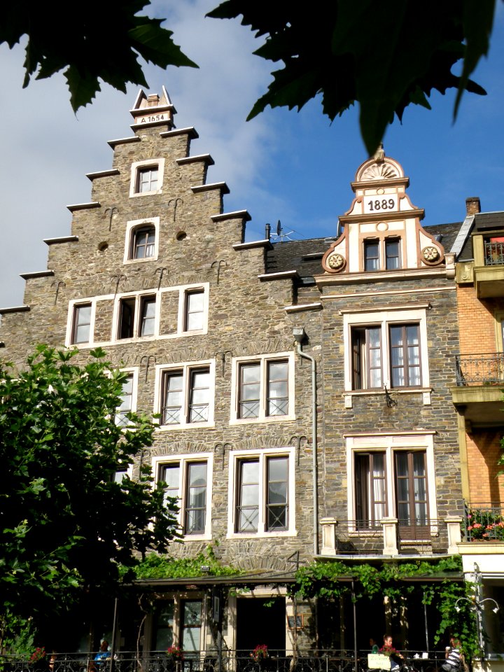 Cochem Moselpromenade 11 & 12 (2)