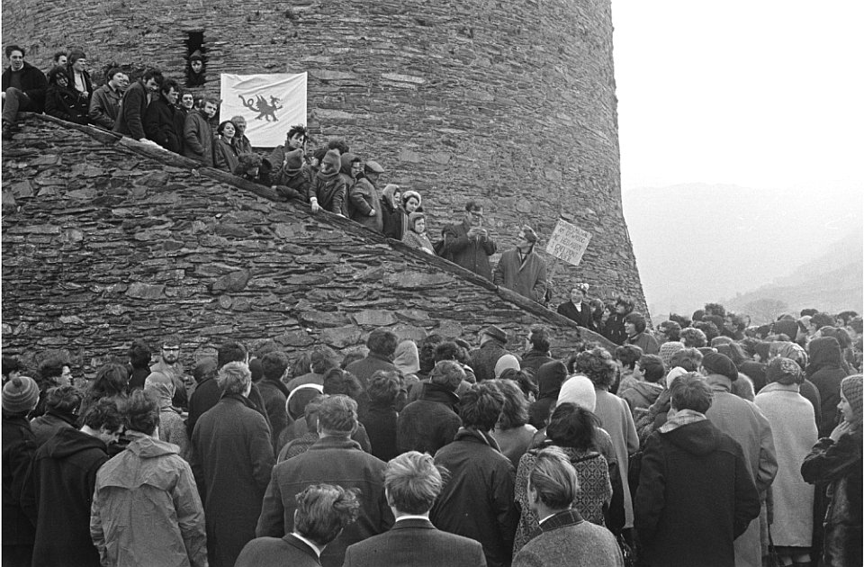 Cofia 1282, a protest against the investiture (1537984)3