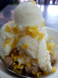 Coconut ice cream - Bangkok - 2017-05-23 (001)