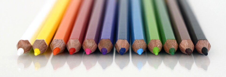 Pens crayons color