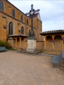Cogny - Place du 8 Mai 1945 - Croix