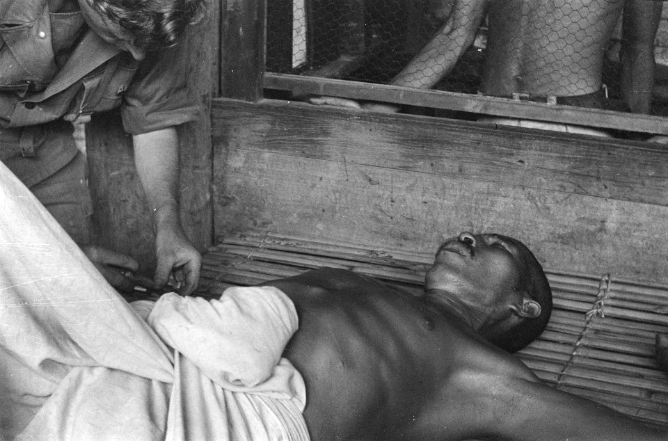 Collectie Fotocollectie Dienst voor Legercontacten Indonesië, fotonummer 400-2-4, Bestanddeelnr 400-2-4