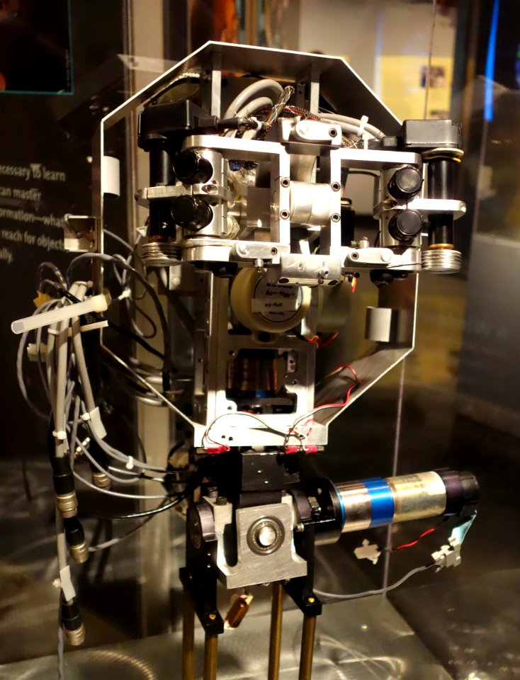 Cog's Head, rev 2, 1997-1999, view 2 - MIT Museum - DSC03742