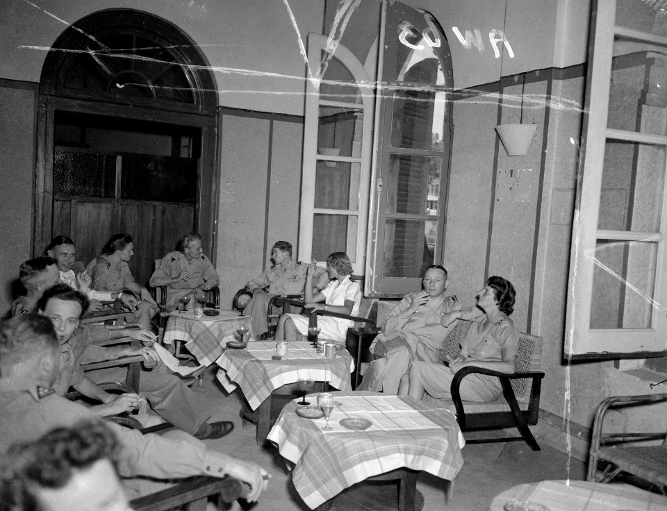 Cocktailparty bij het Vrouwenkorps, Bestanddeelnr 10044