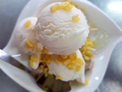 Coconut ice cream - Bangkok - 2017-05-23 (002)