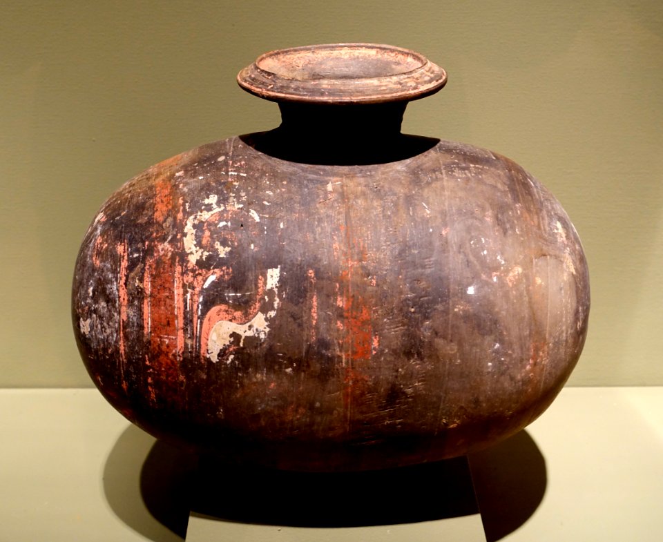 Cocoon-shaped bottle with painted stylized cloud designs, China, Shaanxi or Henan province, Western Han dynasty, 2nd-1st century BC, earthenware, pigments - Portland Art Museum - Portland, Oregon - DSC08620