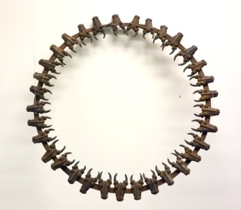 Collar with buffalo heads, brass - Bamum, Cameroon - Royal Museum for Central Africa - DSC07022