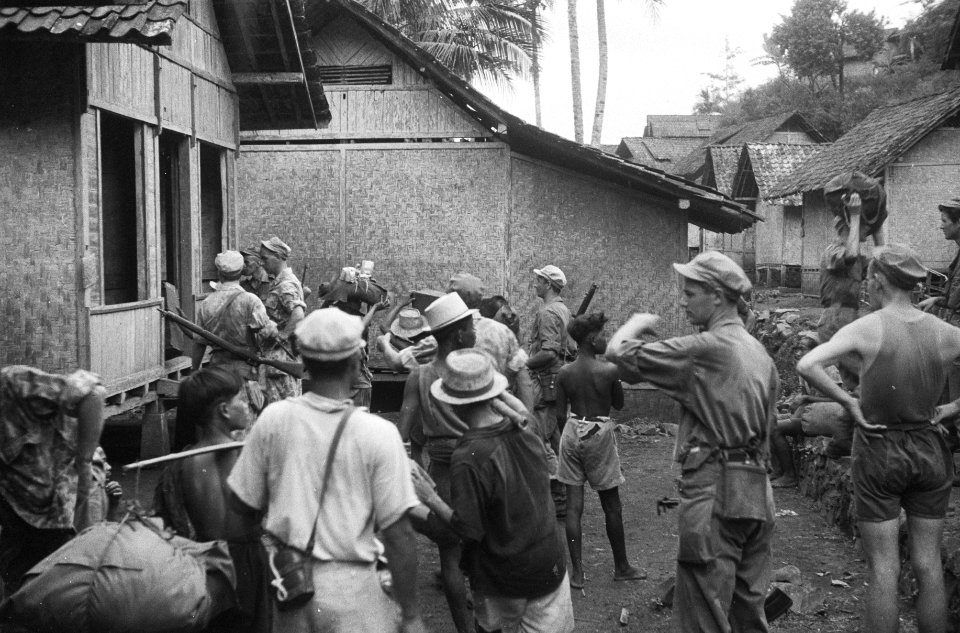 Collectie Fotocollectie Dienst voor Legercontacten Indonesië, fotonummer 1605-1-, Bestanddeelnr 1605-1-1