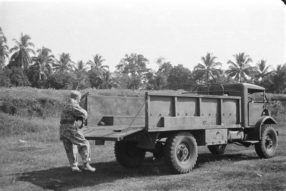 Collectie Fotocollectie Dienst voor Legercontacten Indonesië, fotonummer 241-4-6, Bestanddeelnr 241-4-6
