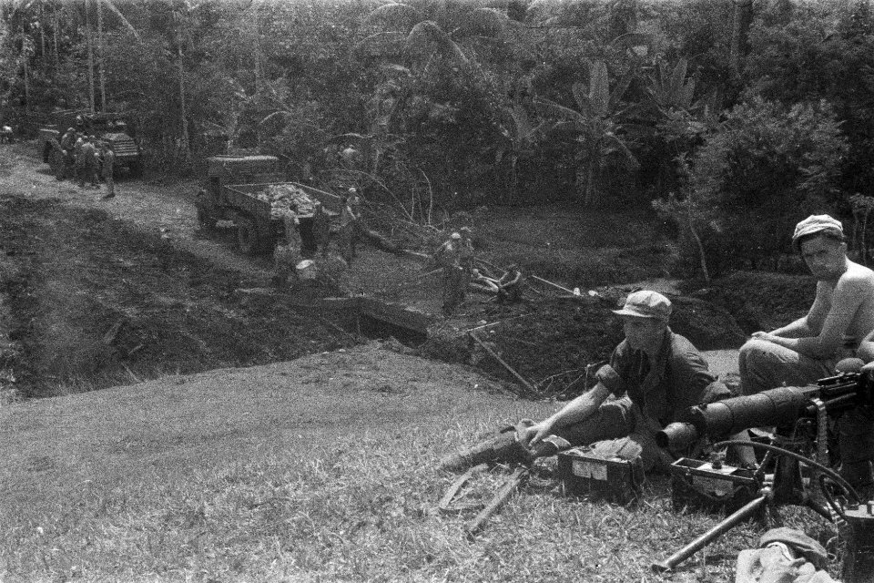 Collectie Fotocollectie Dienst voor Legercontacten Indonesië, fotonummer 477-4-1, Bestanddeelnr 477-4-1