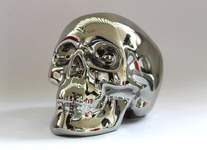Figure chrome metallic