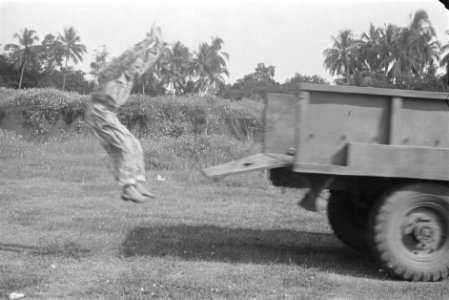 Collectie Fotocollectie Dienst voor Legercontacten Indonesië, fotonummer 241-4-4, Bestanddeelnr 241-4-4