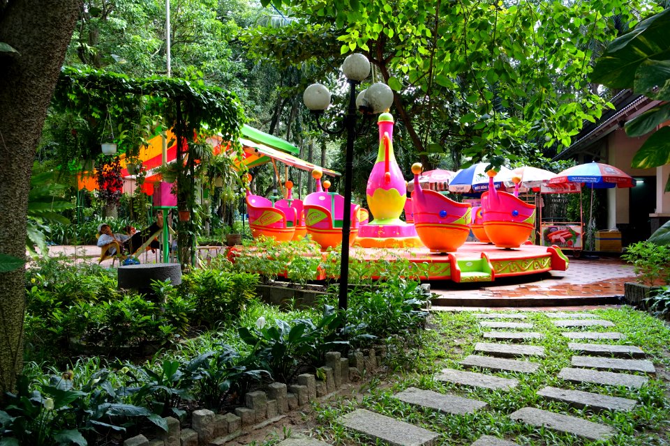 Children's ride - Saigon Zoo and Botanical Gardens - Ho Chi Minh City, Vietnam - DSC01363