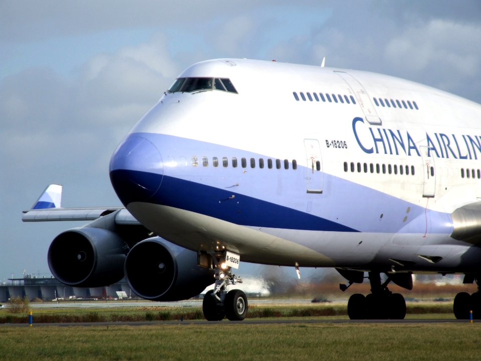 China Airlines Boeing 747-400 B-18206 p1